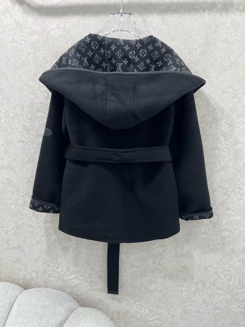 l0vis Vvtt0n outwear